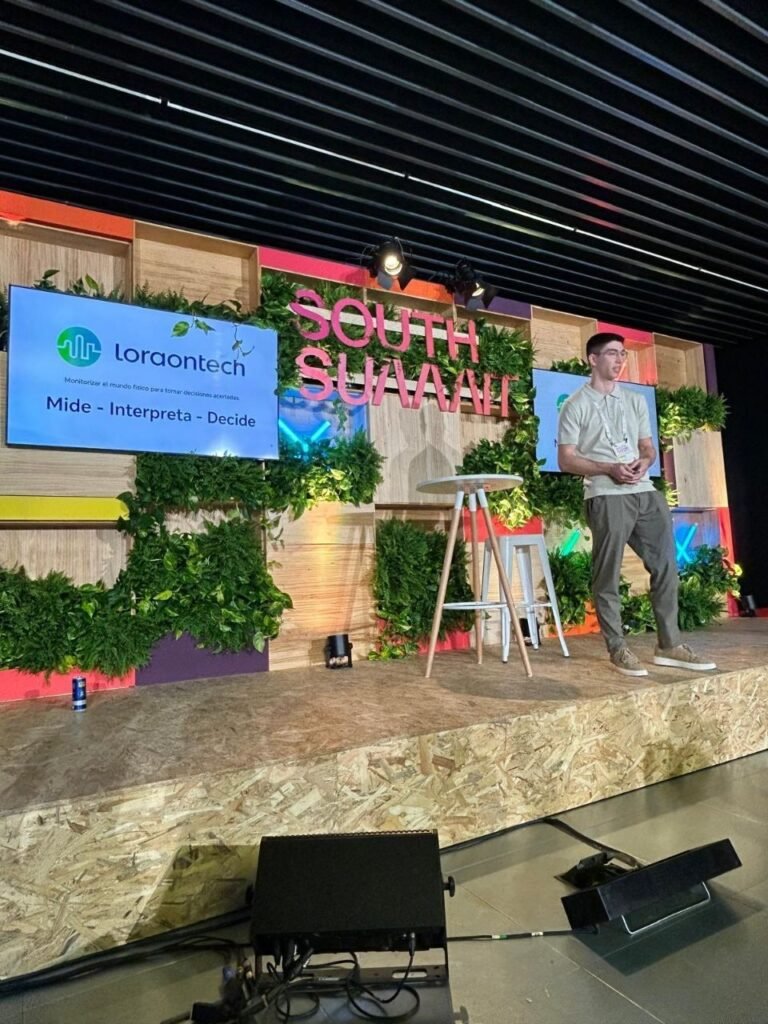Loraontech presentando en el South Summit 2026